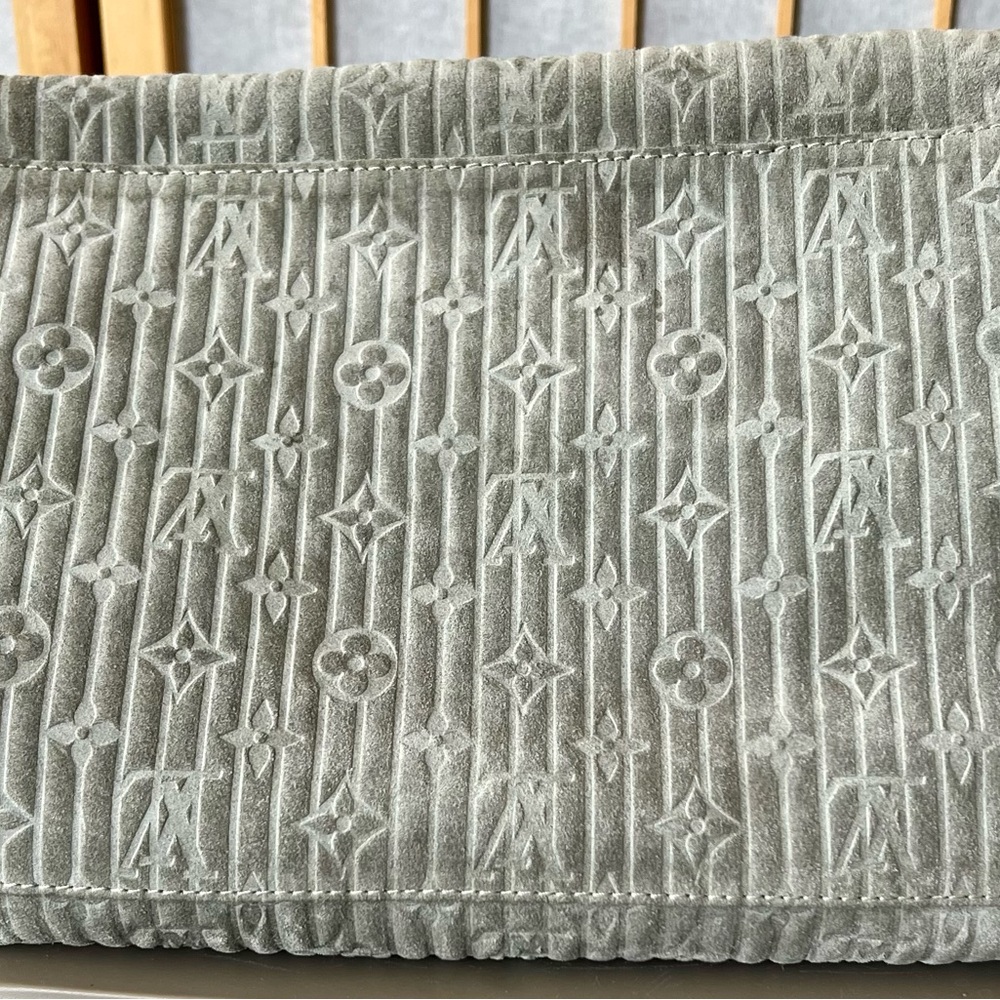 Louis Vuitton Limited Edition Jade Monogram Embossed Suede Whisper GM Bag - Picture 14 of 14